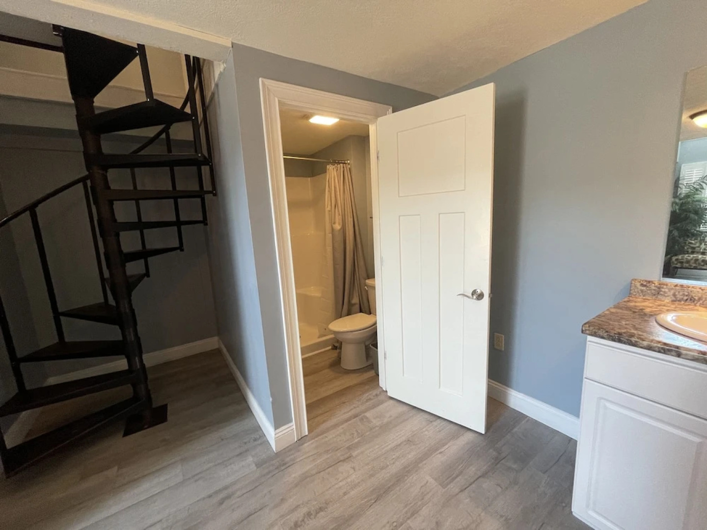 Harbour Square Suites