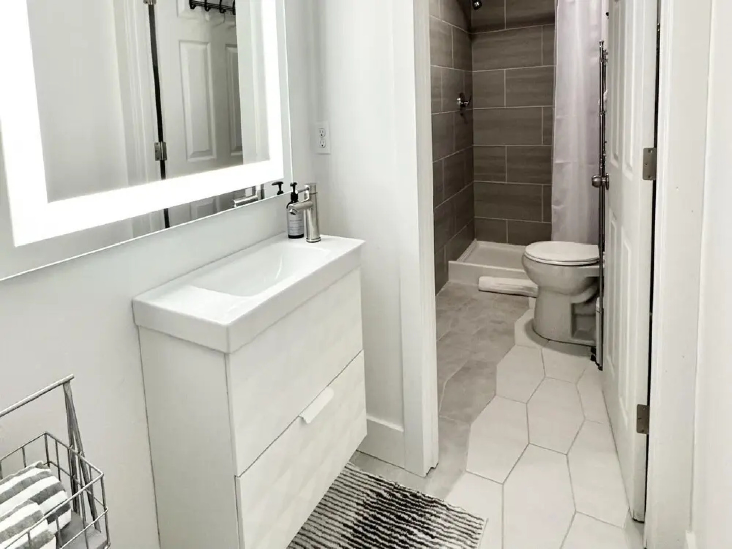 Charming Coastal 4BR Home Near Columbia River