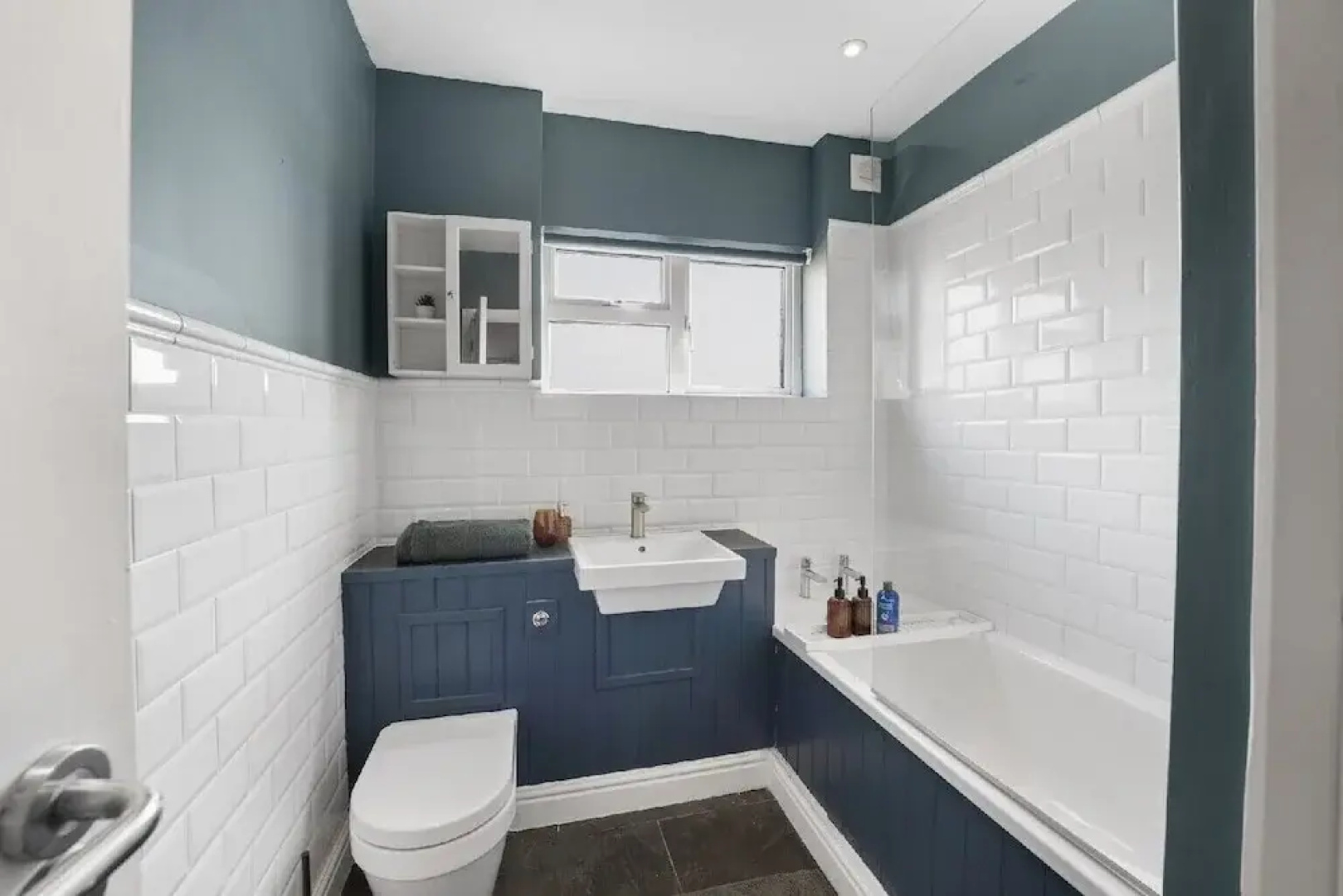 The Beacon, 2 bed Flat in Herne Bay With Parking