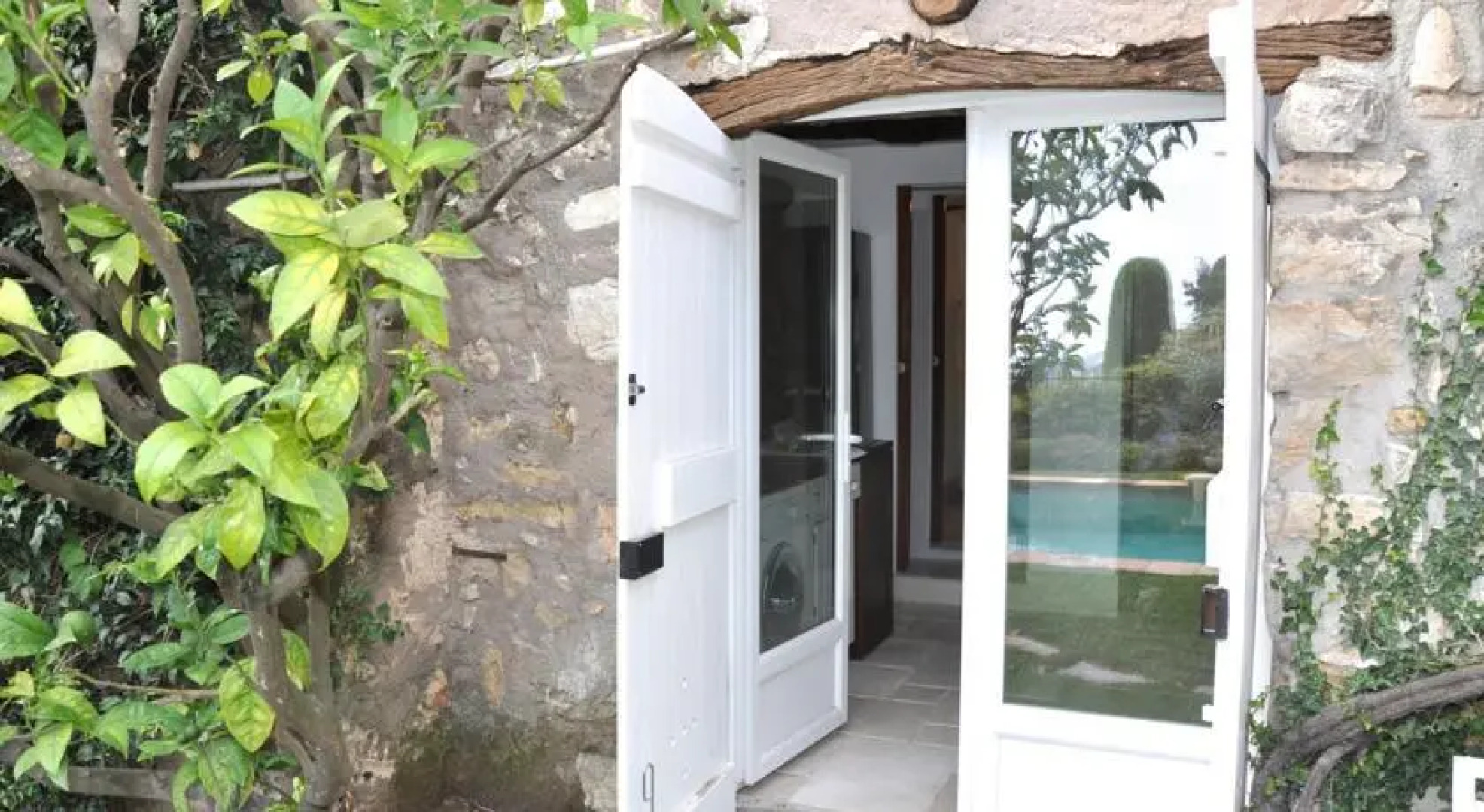 Côte dAzur View of Cannes Bay