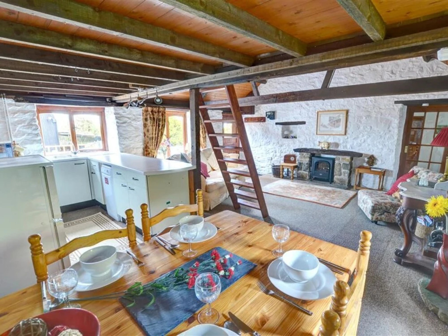 Chic Holiday Home in Talley With Garden