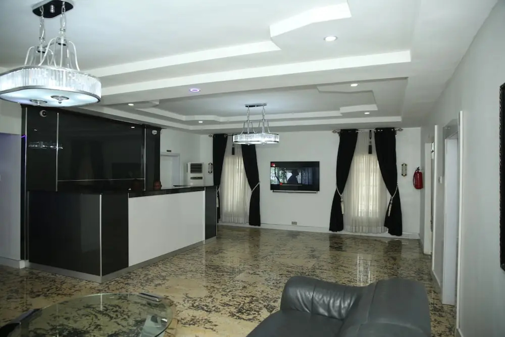 PoshLux Executive Hotel