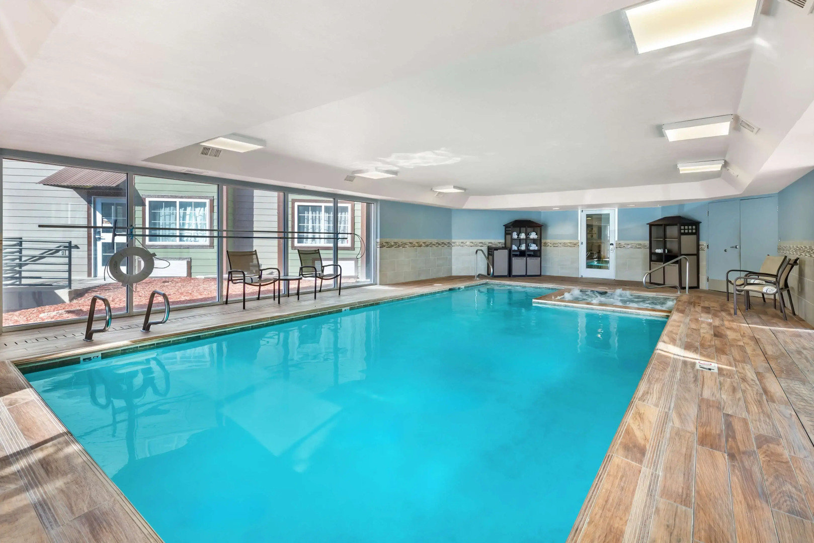 Best Western Plus Peak Vista Inn & Suites