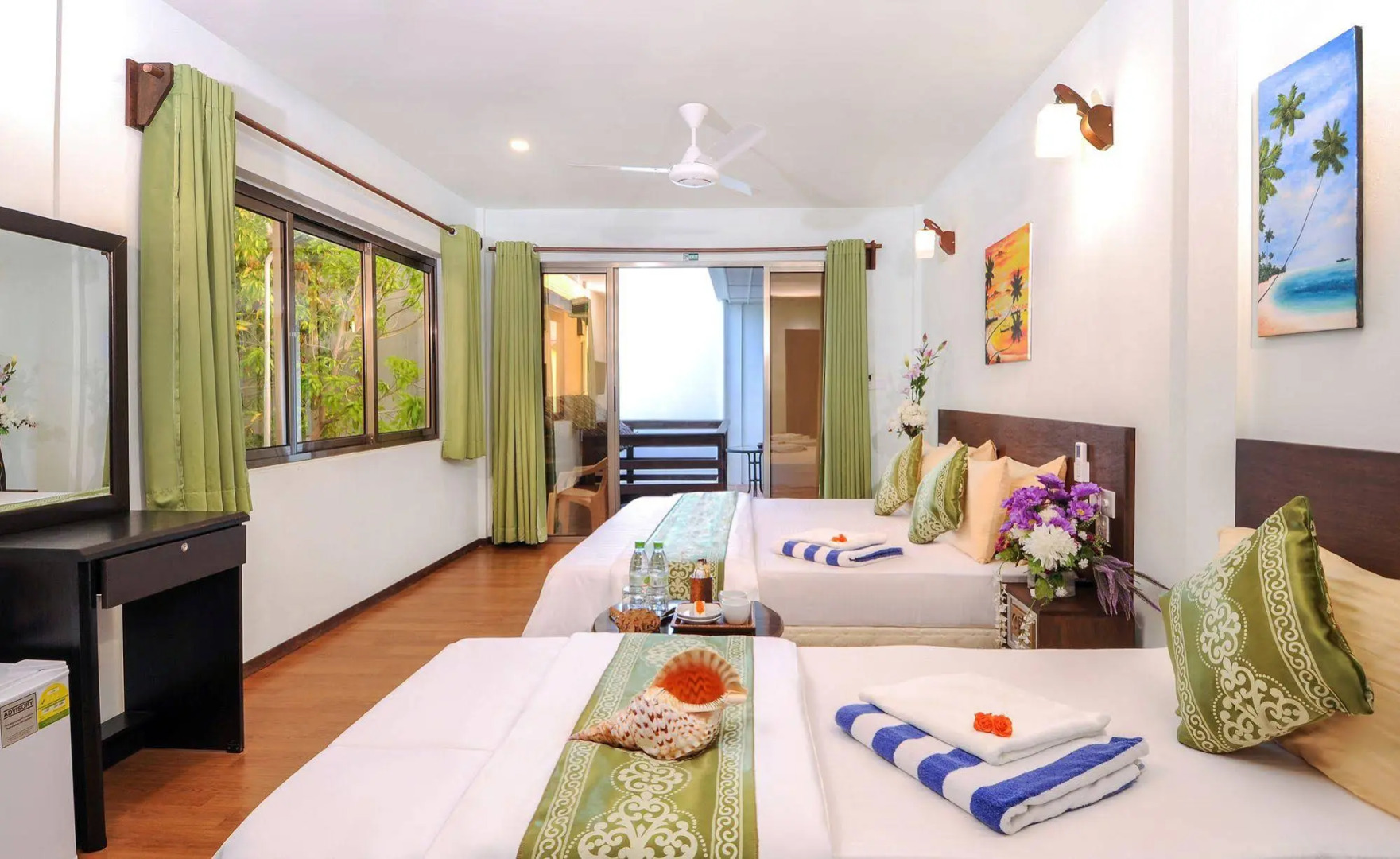 Отель Salt Beach