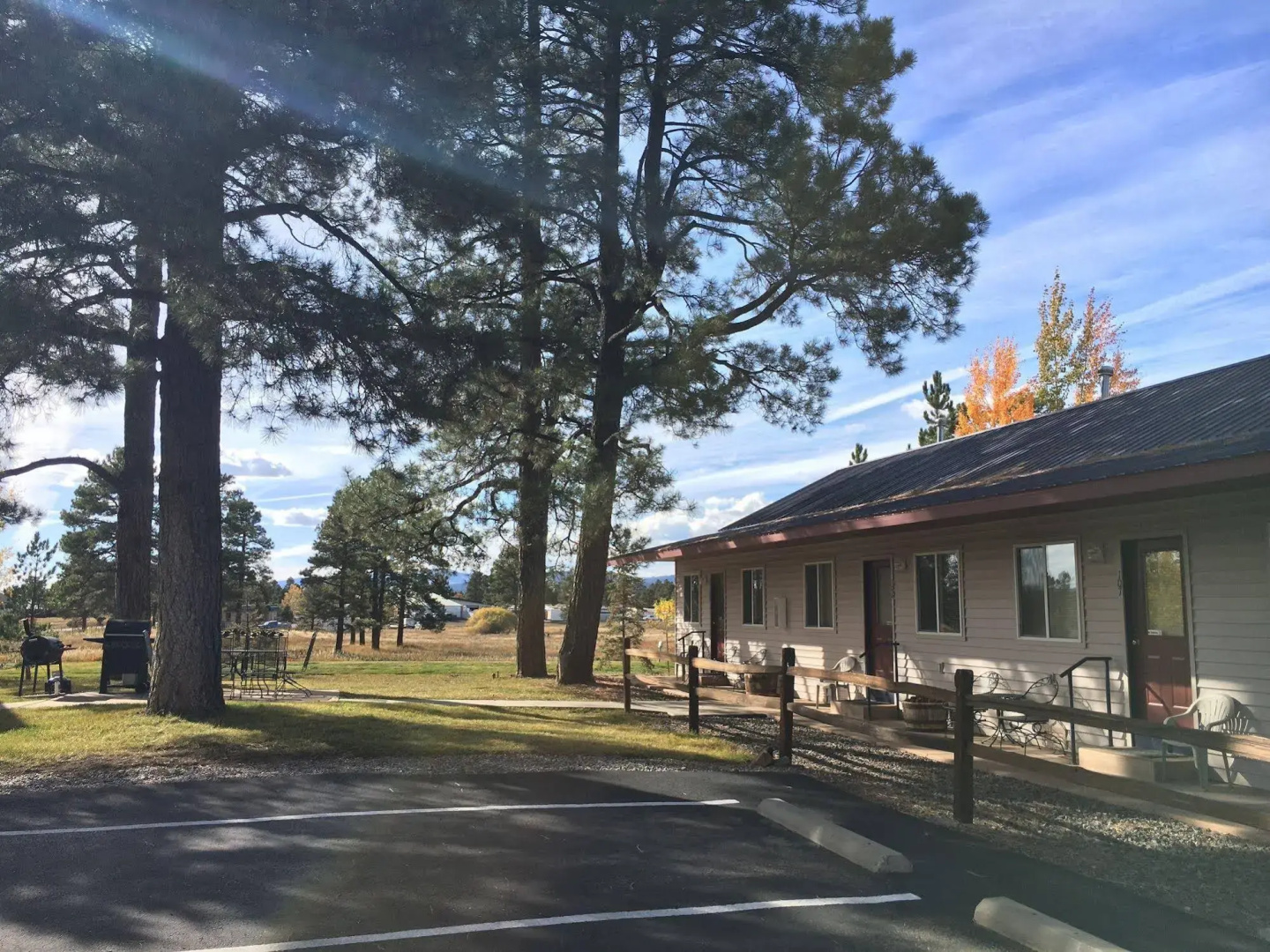 Mountain Landing Suites & RV Park