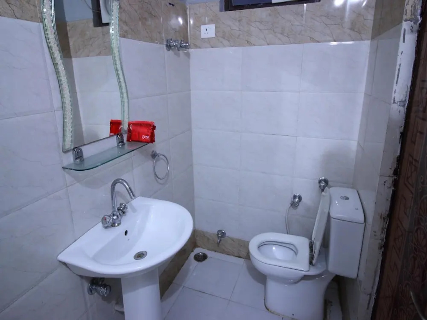 OYO 2756 Hotel Virasat