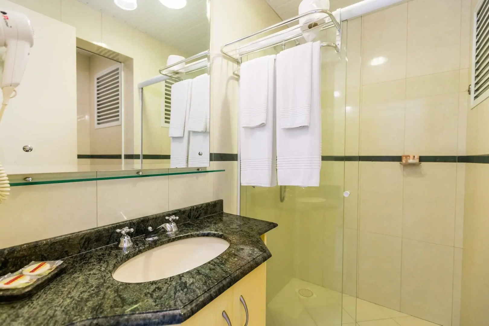 Bombinhas Blue Suítes