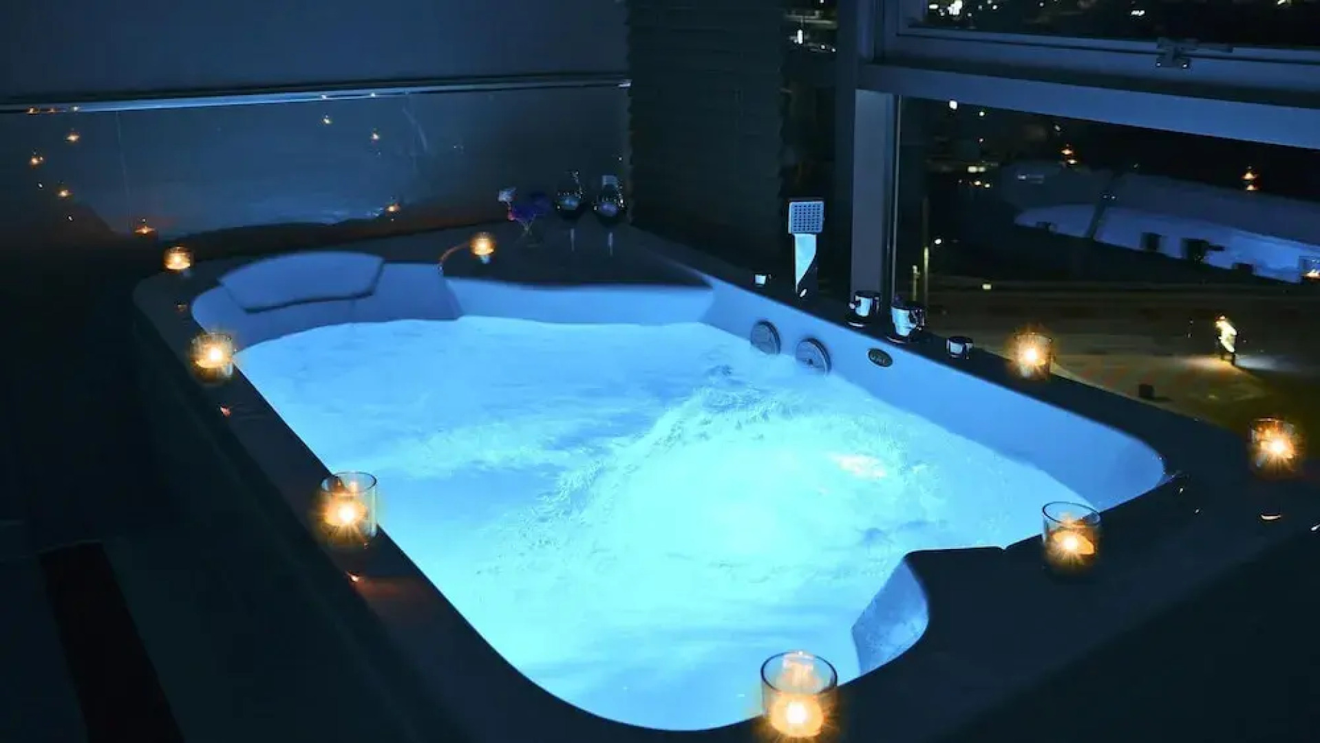 Janghohang J Story Spa Pension