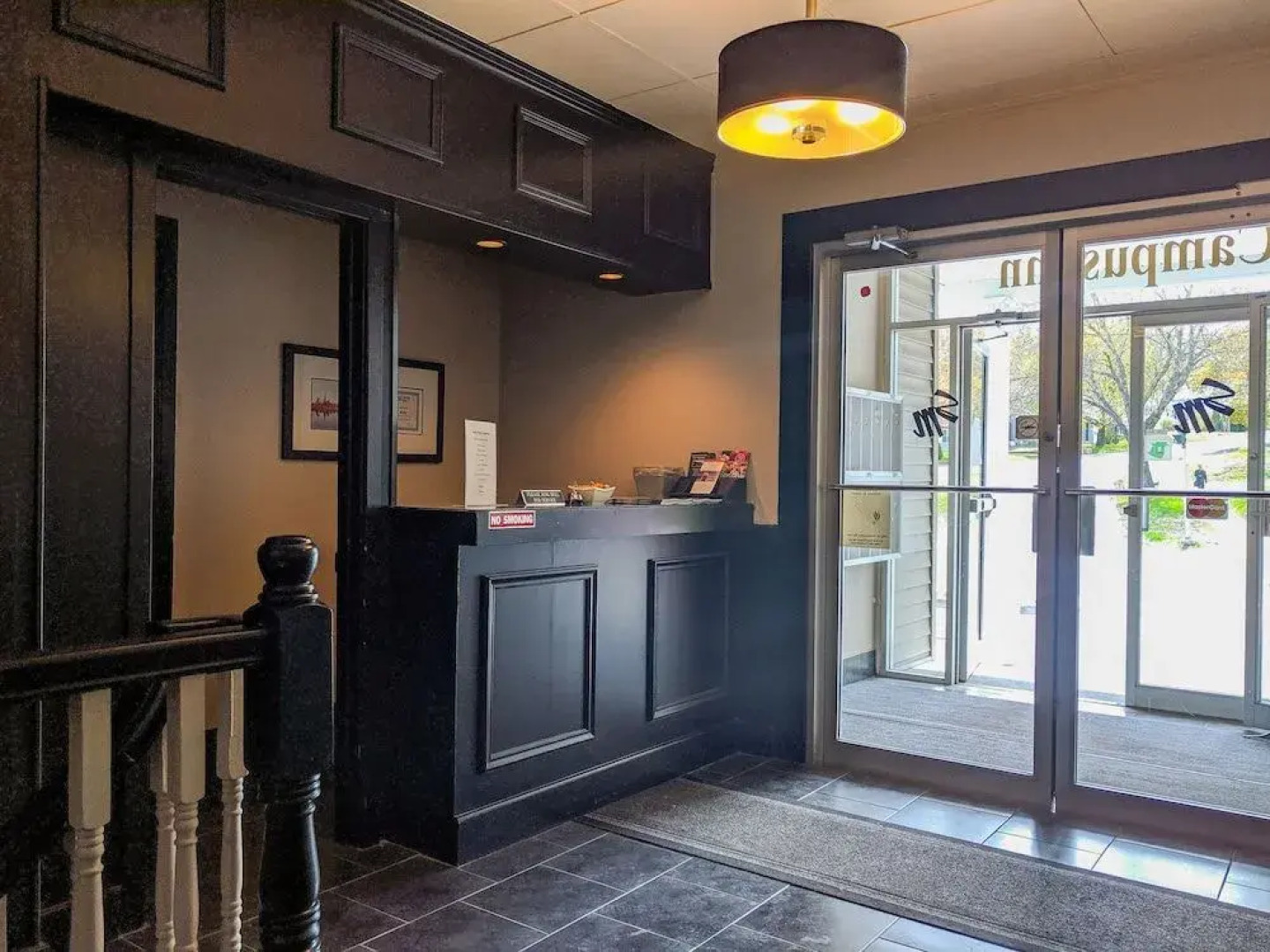 Skyline Motel & Campus Inn