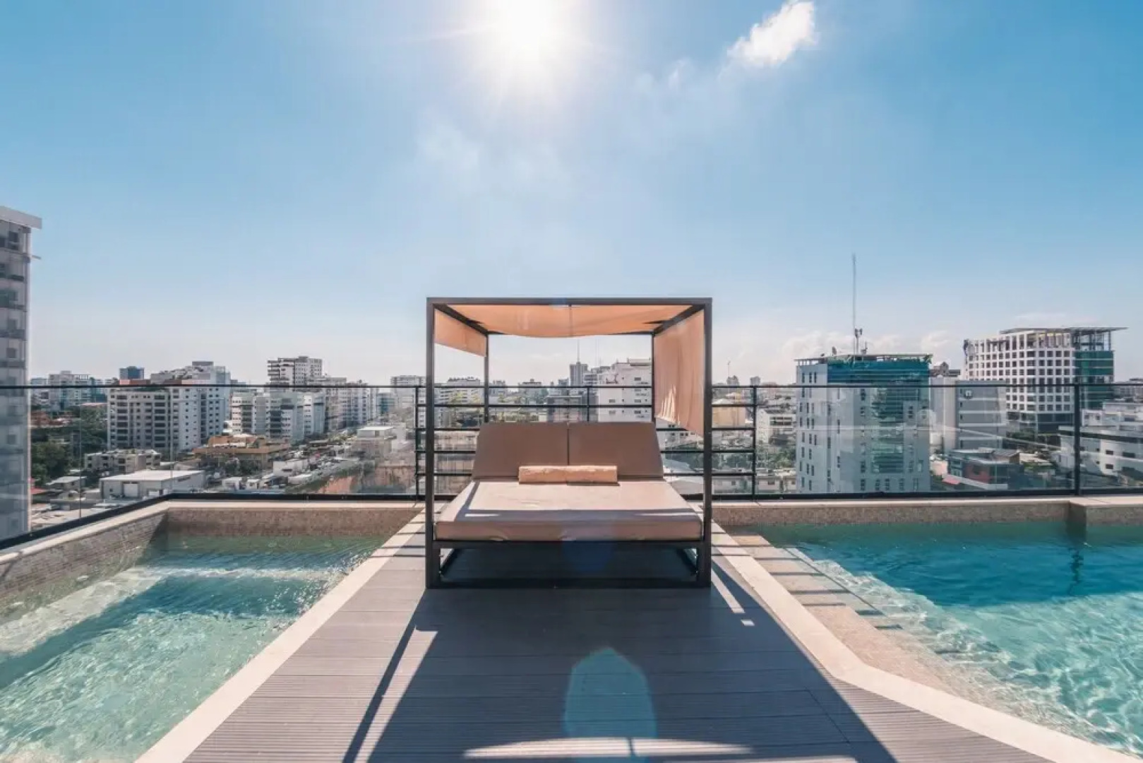 Regatta Living Hotel By Mint