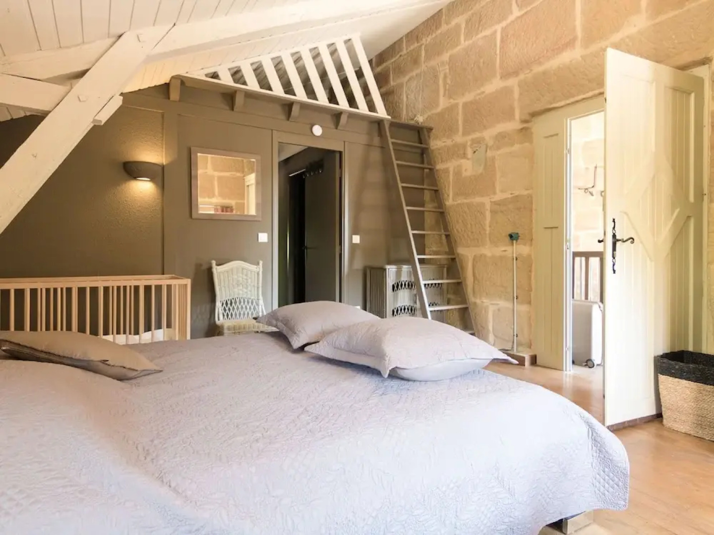 Luxurious Restored Building With Heated Swimming Pool, Terraces and Jacuzzi