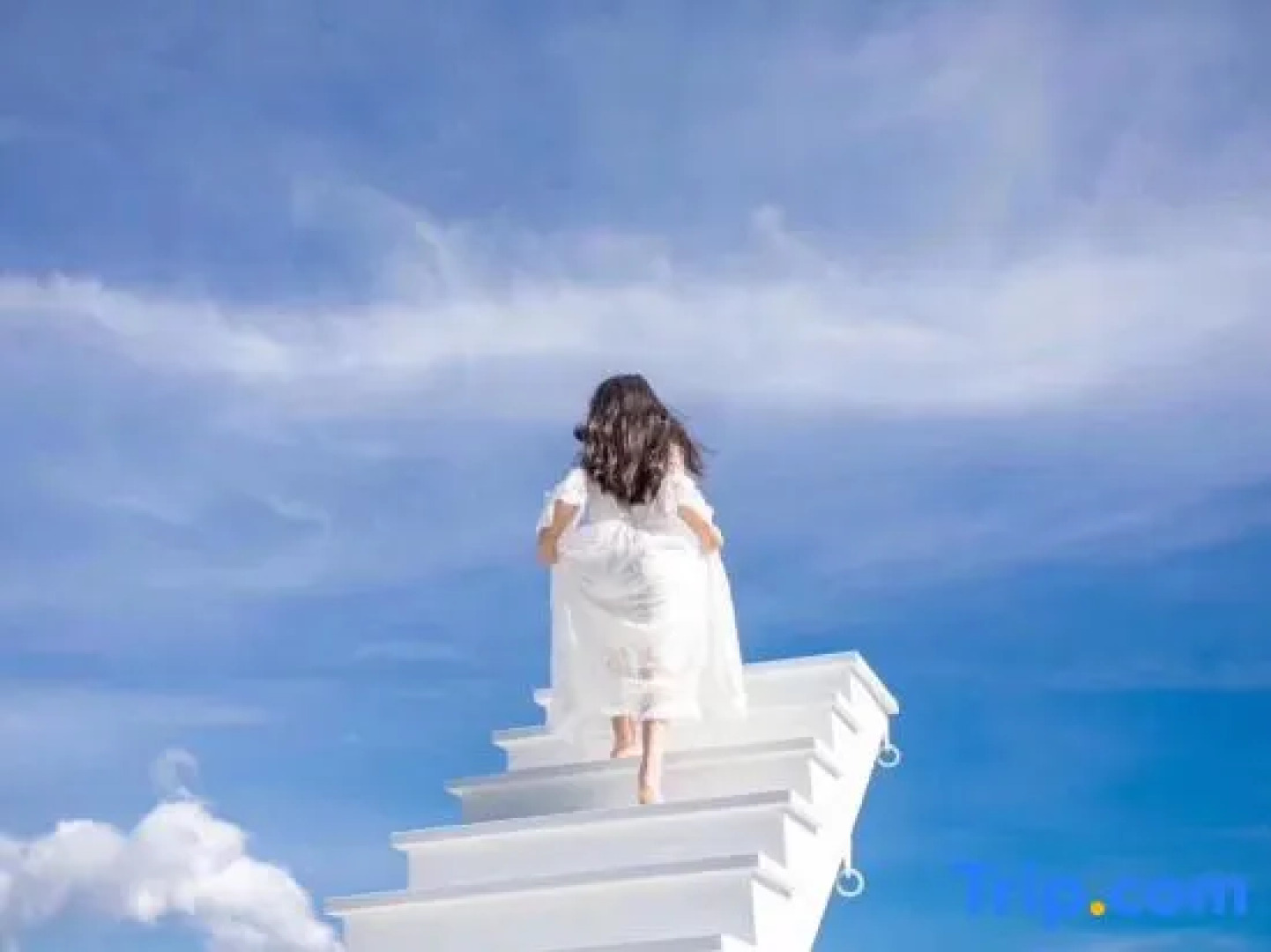 Mei Lu. Lakeside  Hotel