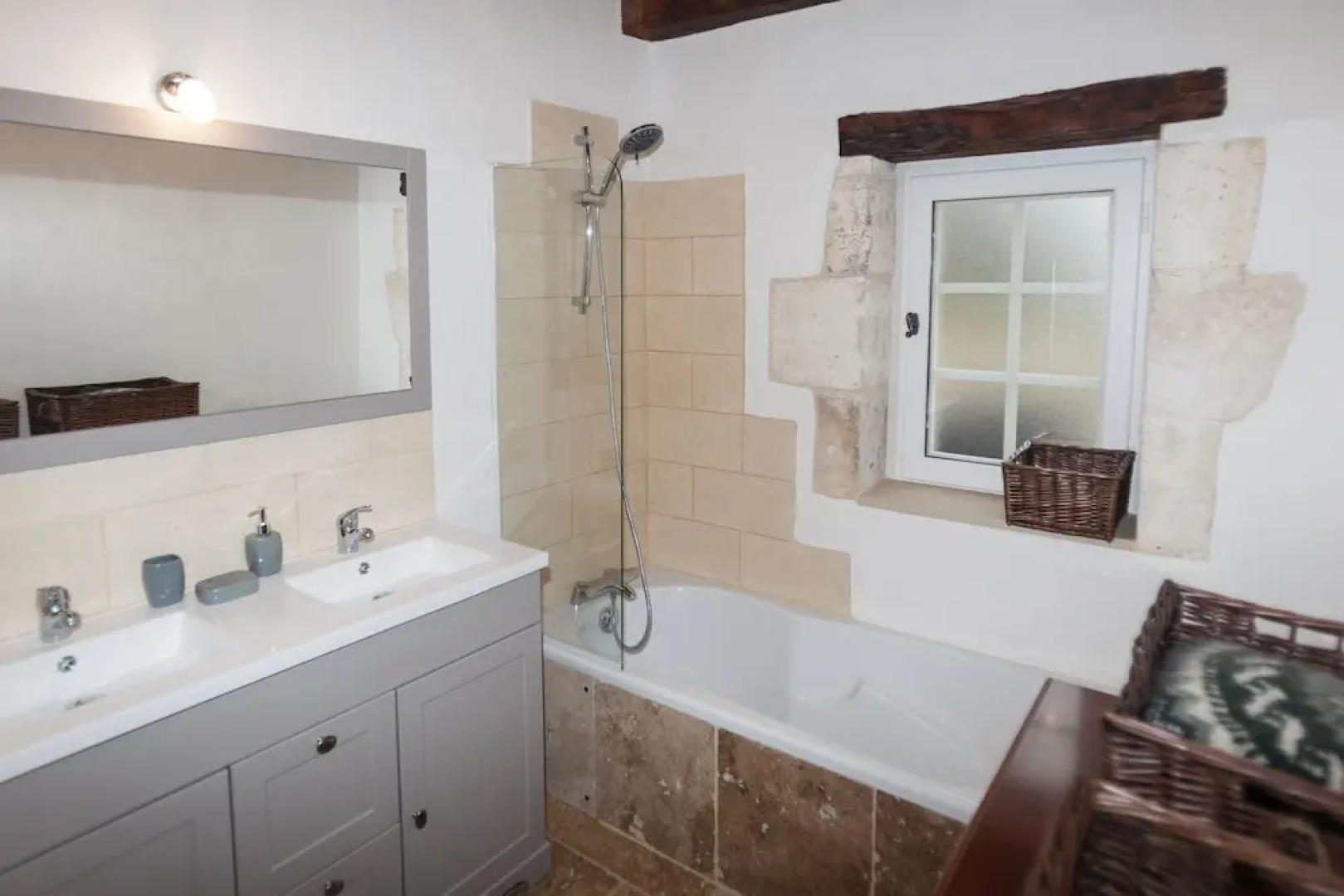 Le Prunier - in a Rural Location