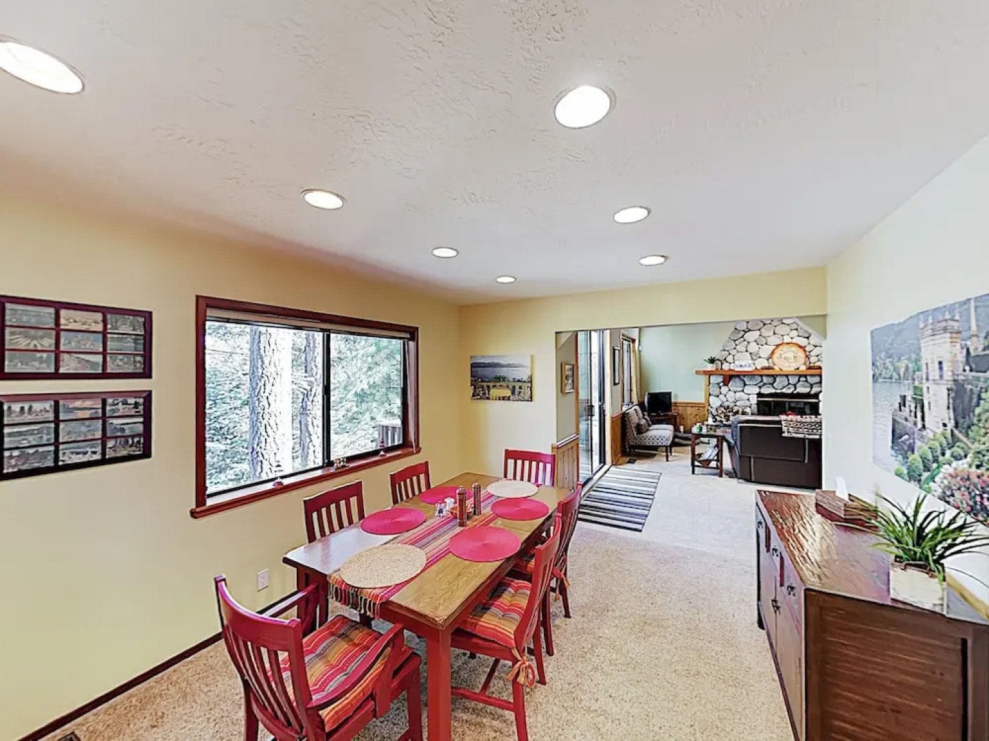 New Listing! Wooded , Decks & Sledding Hill 4 Bedroom Home