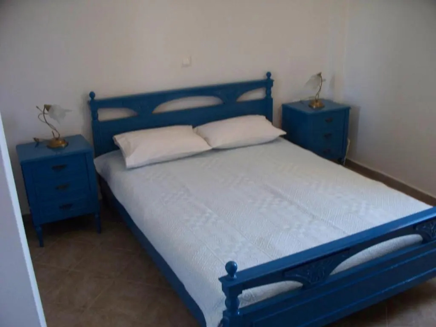 LALAROUS Studios & Apartments