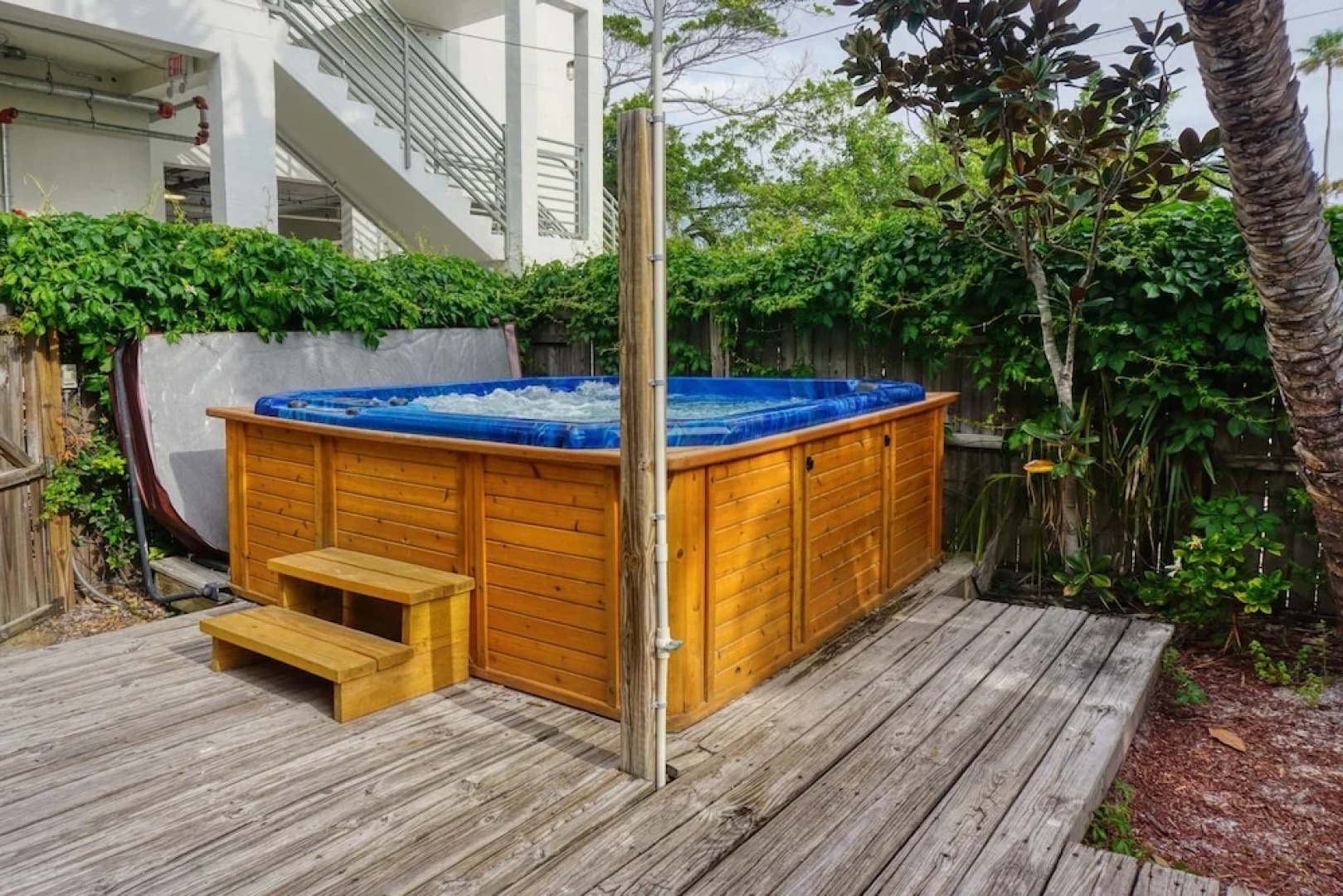 Pass A Grille Beach Escape (107-8)