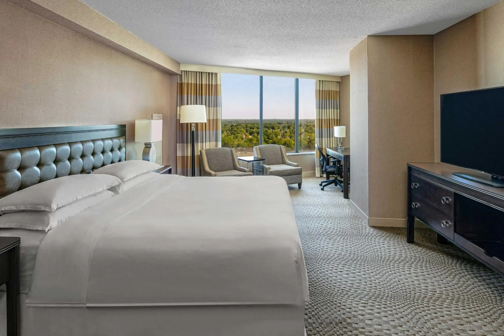 Sheraton Greensboro at Four Seasons