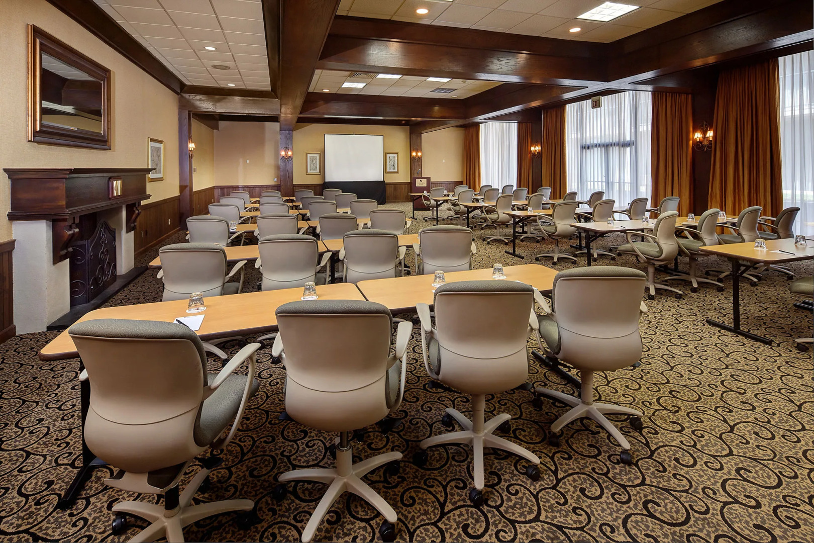 Historic Whispering Woods Hotel & Conference Center