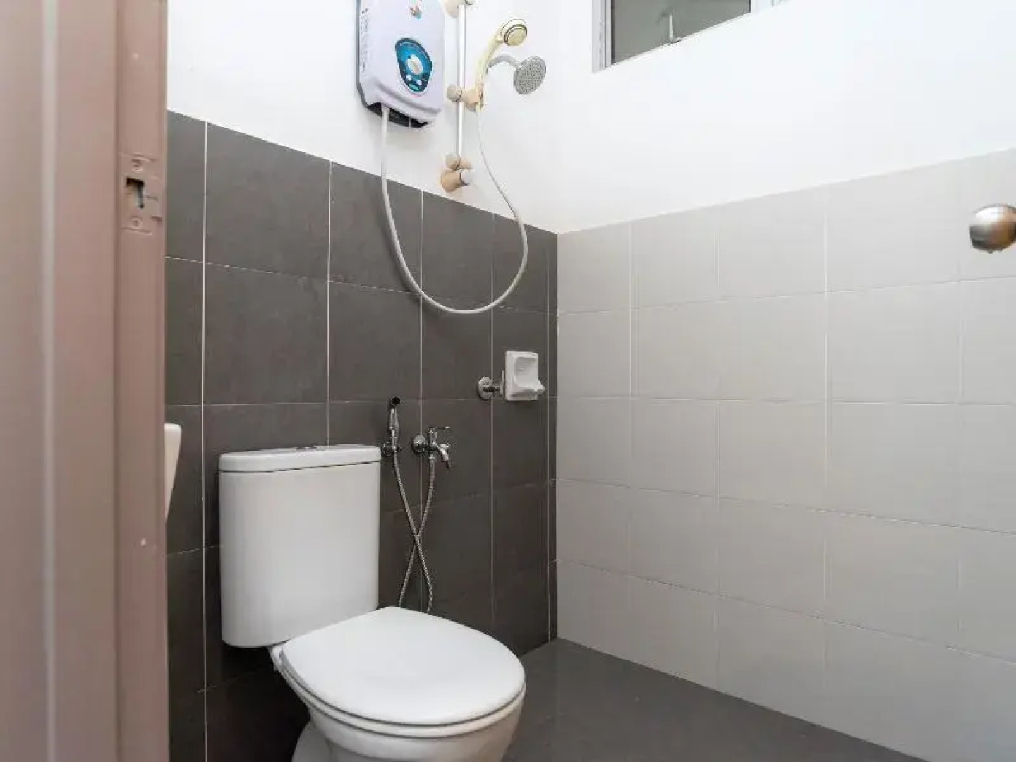 SPOT ON 89757 The Rooms JB