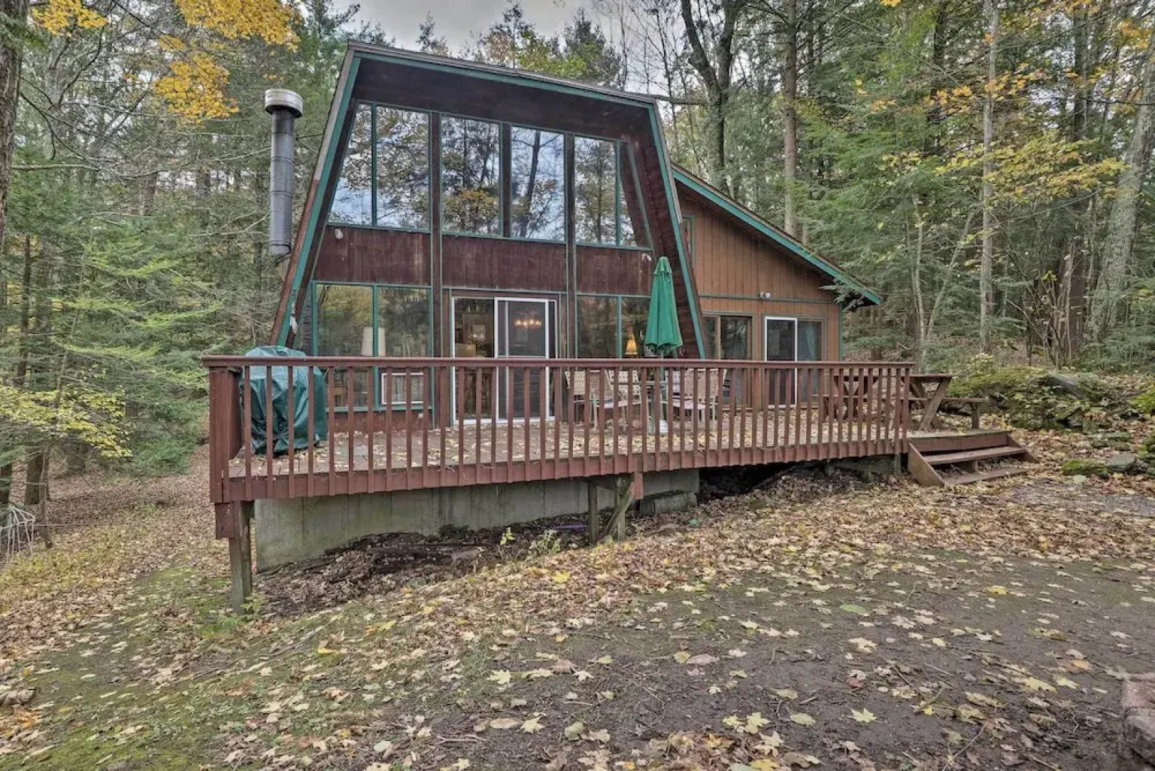 Lakefront Berkshires Retreat w/ Deck, Dock & Boat!