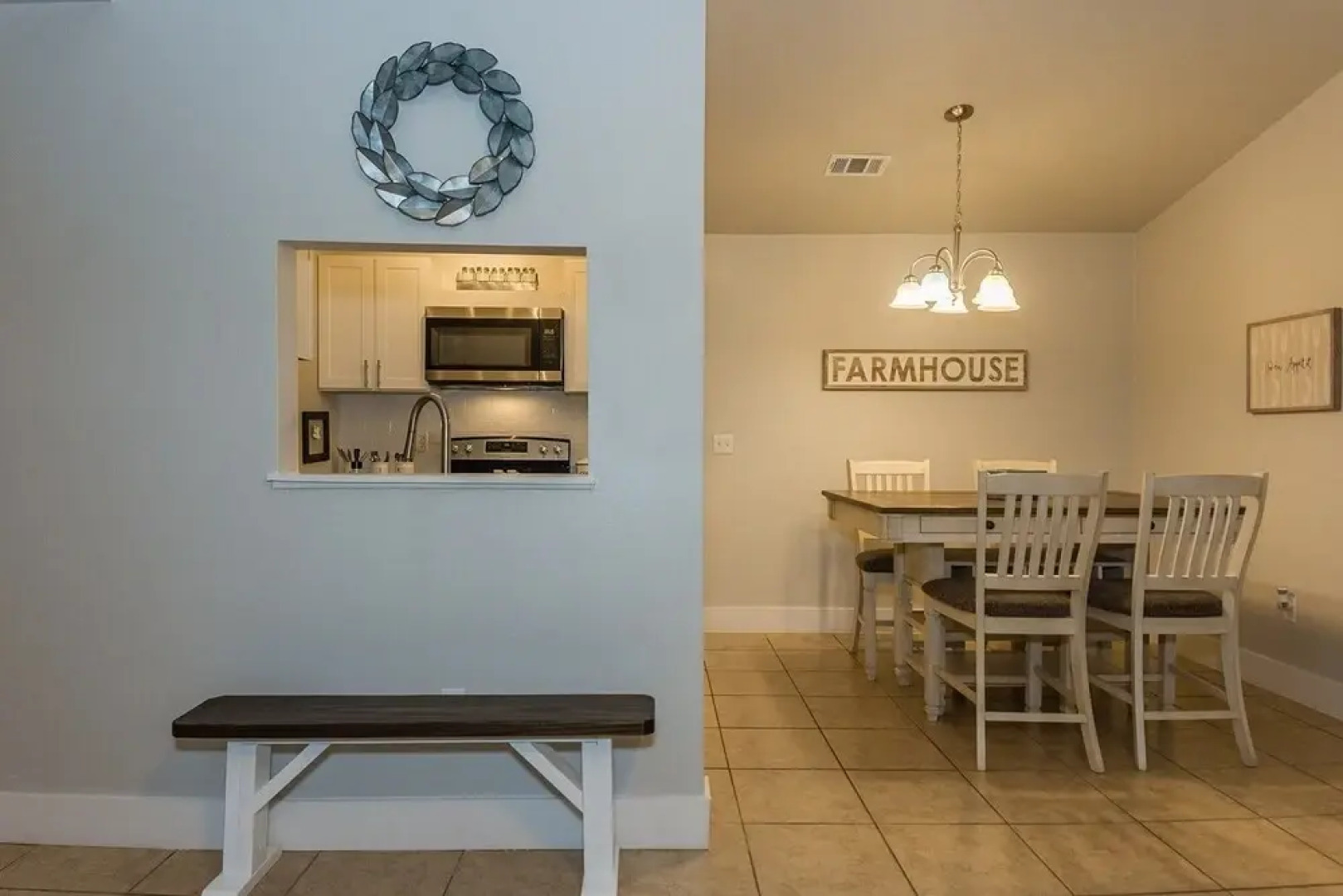 Fredericksburg Fun 3 Bedroom Apts by Redawning