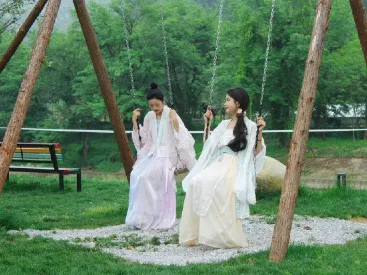 Selenium-themed Inn In West Huangshan City