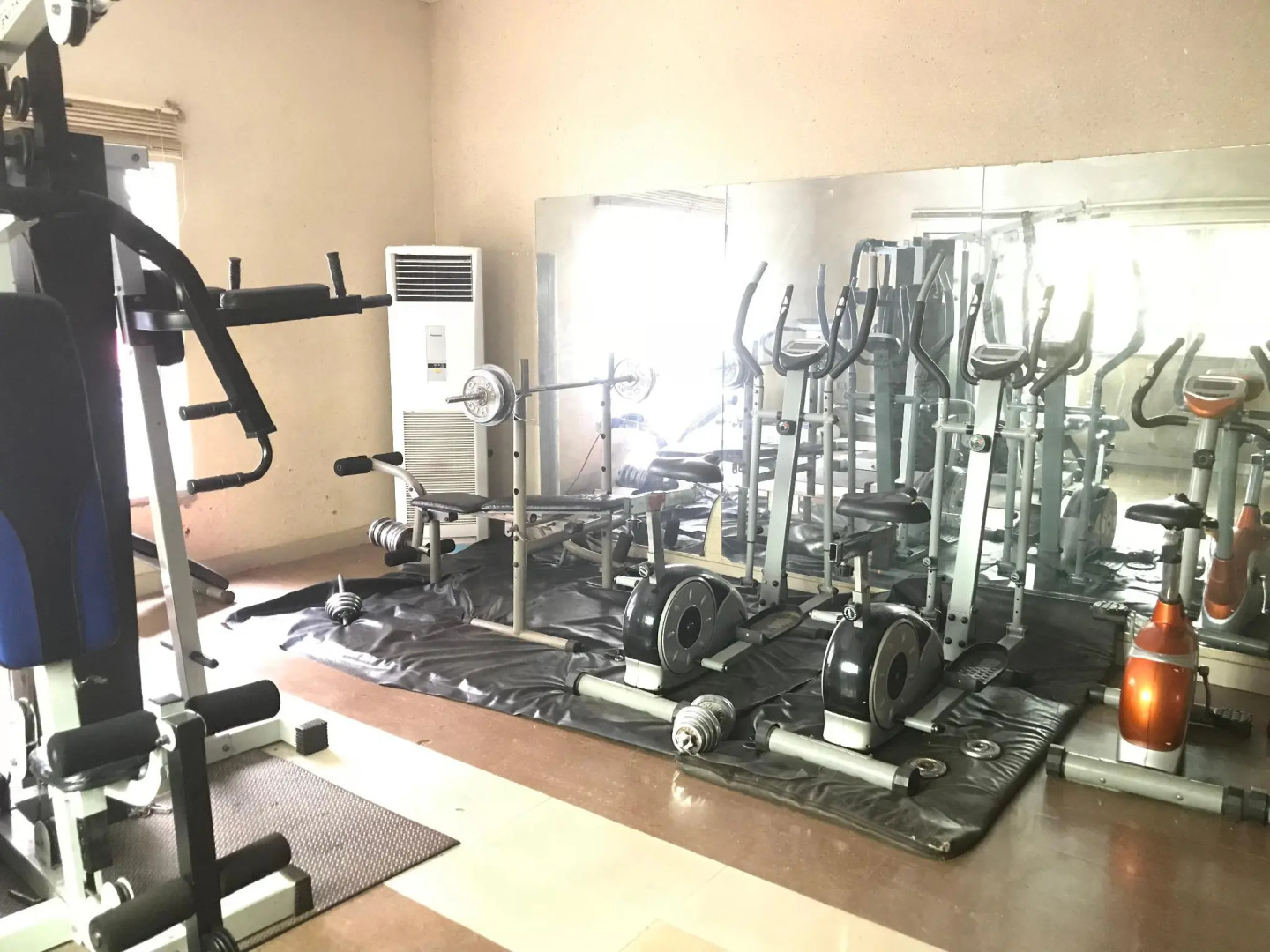 Ritz-Carinton Suites