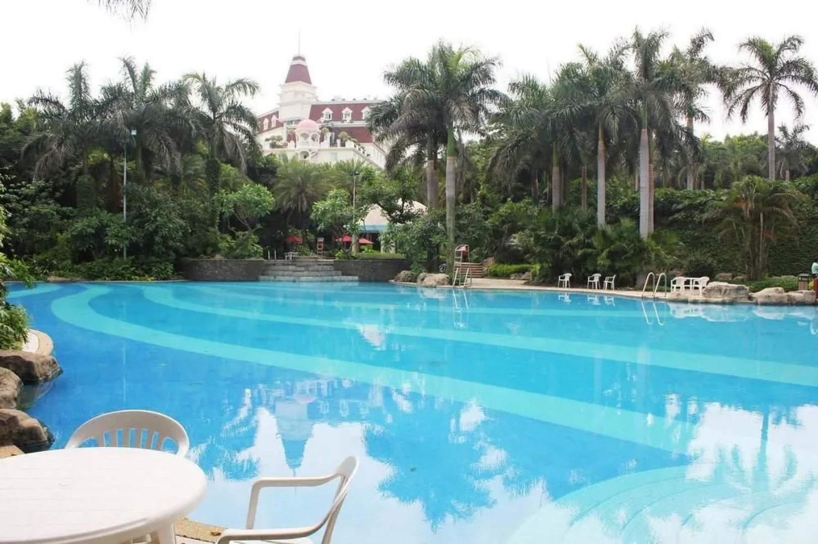 Clifford Golden Lake Hotel