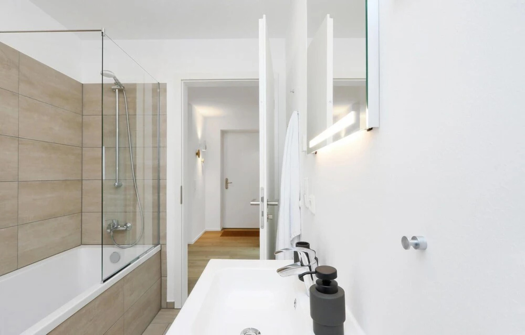 Awesome Apartment in Lembruch/dümmer See With 2 Bedrooms, Wifi and Indoor Swimming Pool