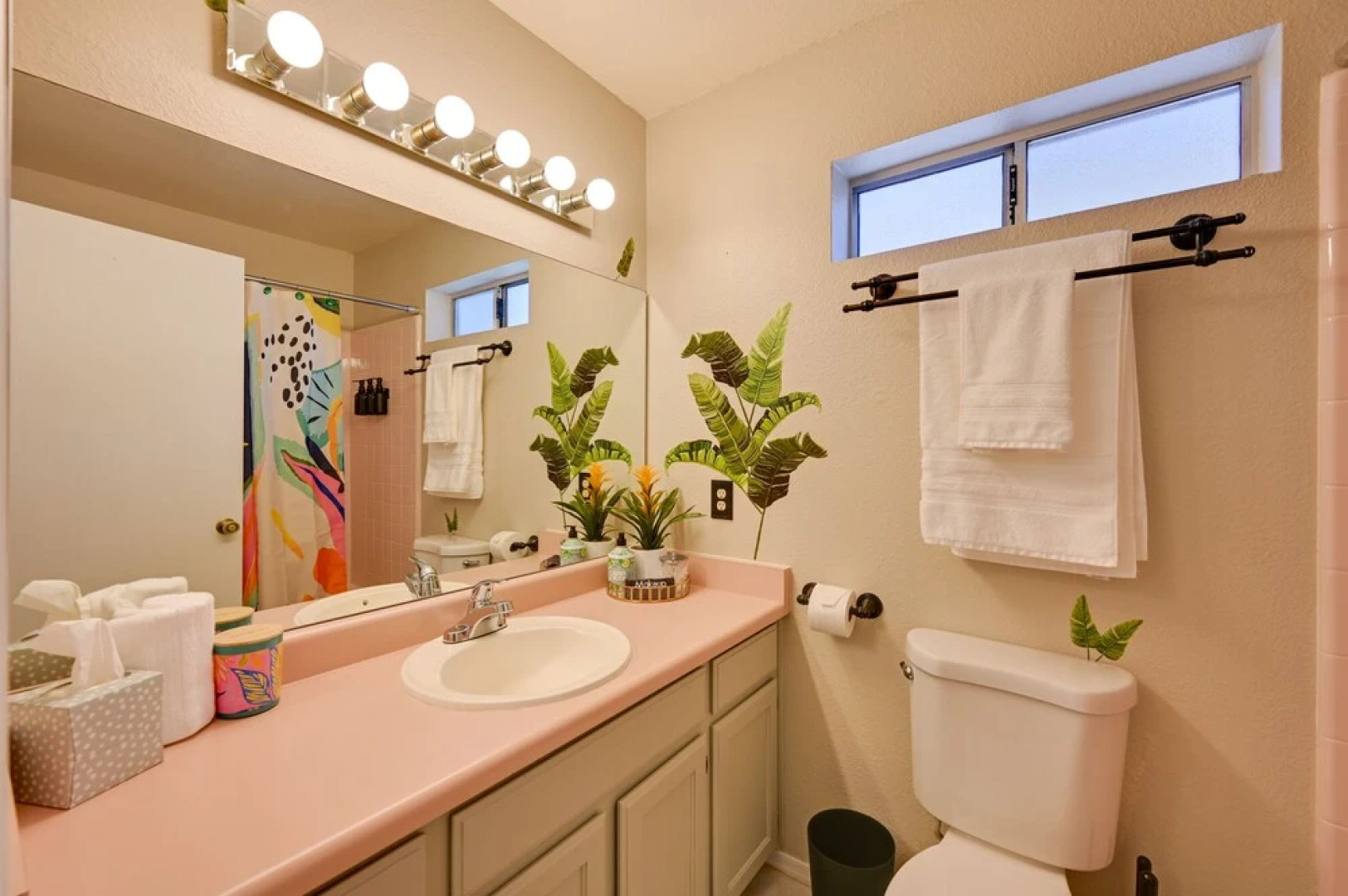 Cozy Arizona Retreat w/ Pool Access, Patio & Grill