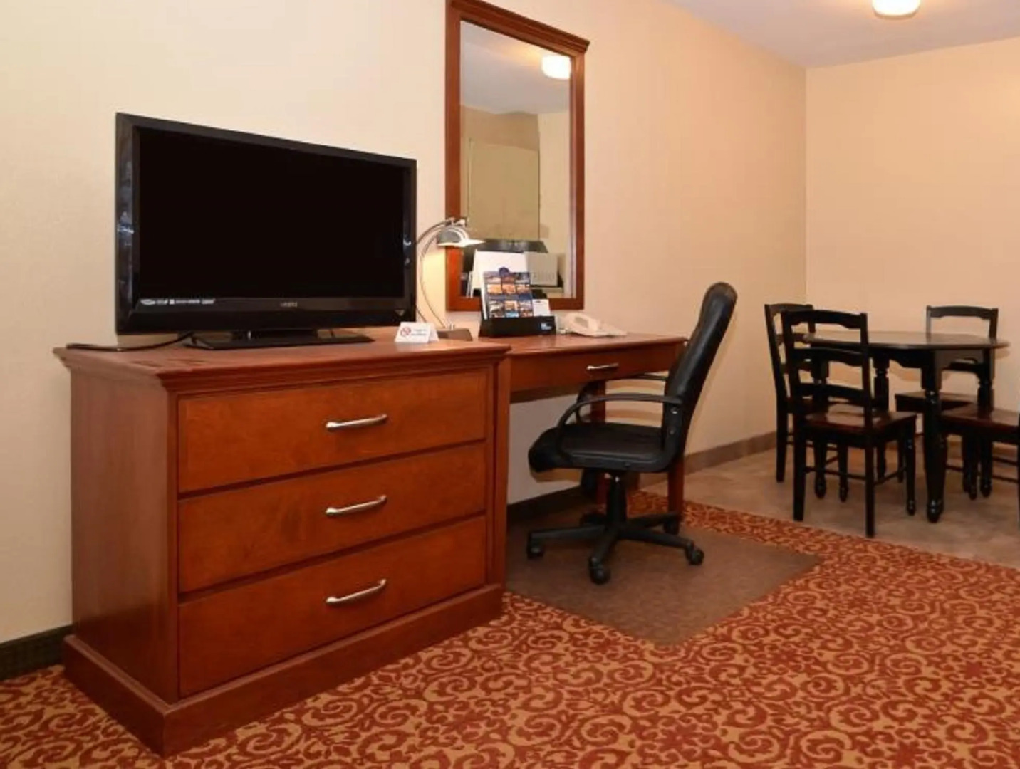 Best Western Inn by the Lake