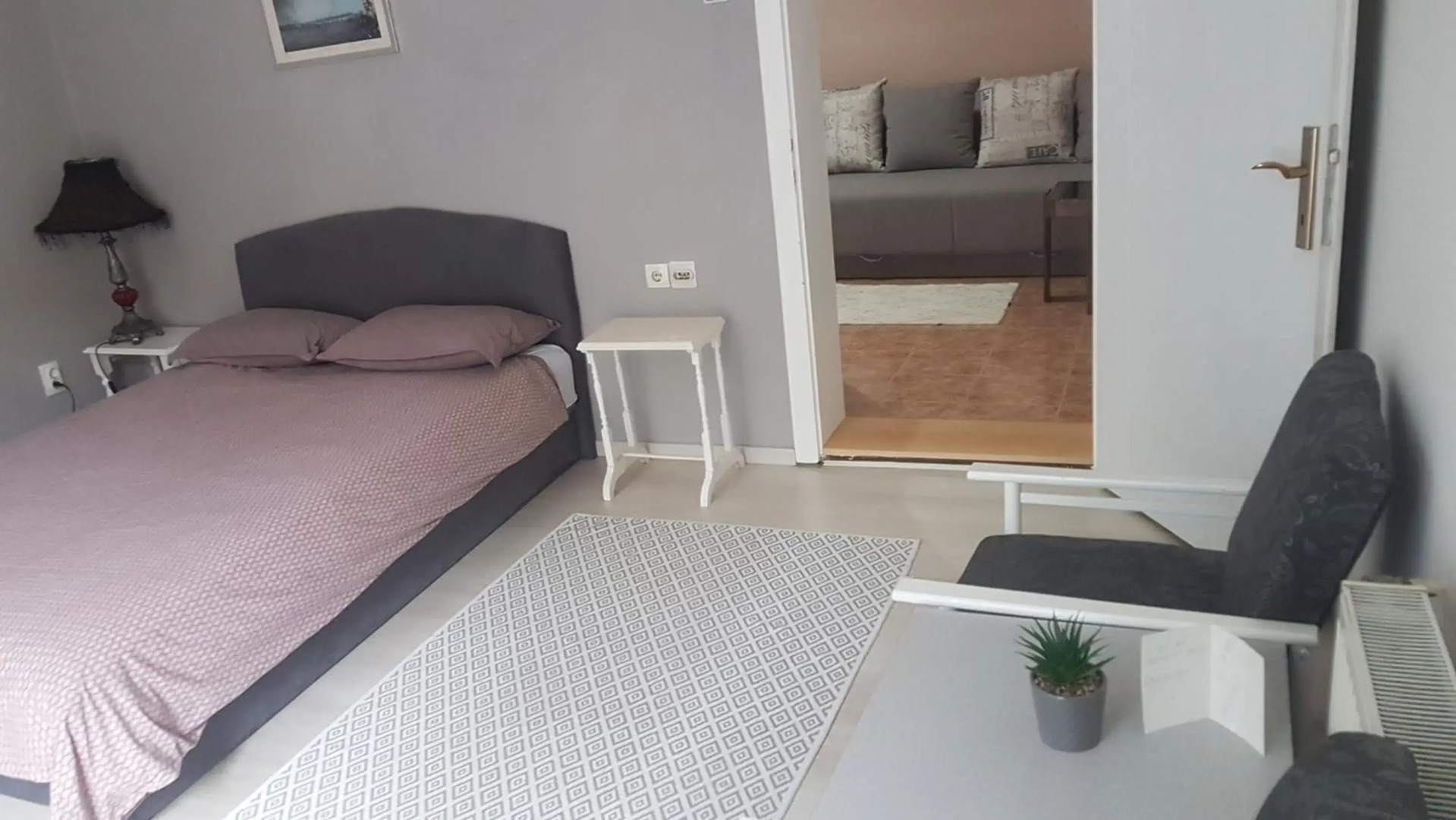 BB Downtown Apartment