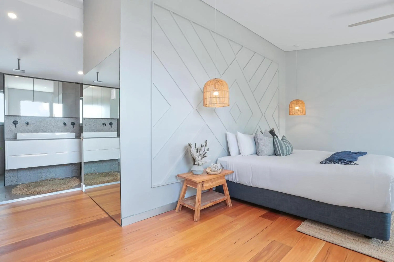 Luxe Coastal Abode, Marcus Beach