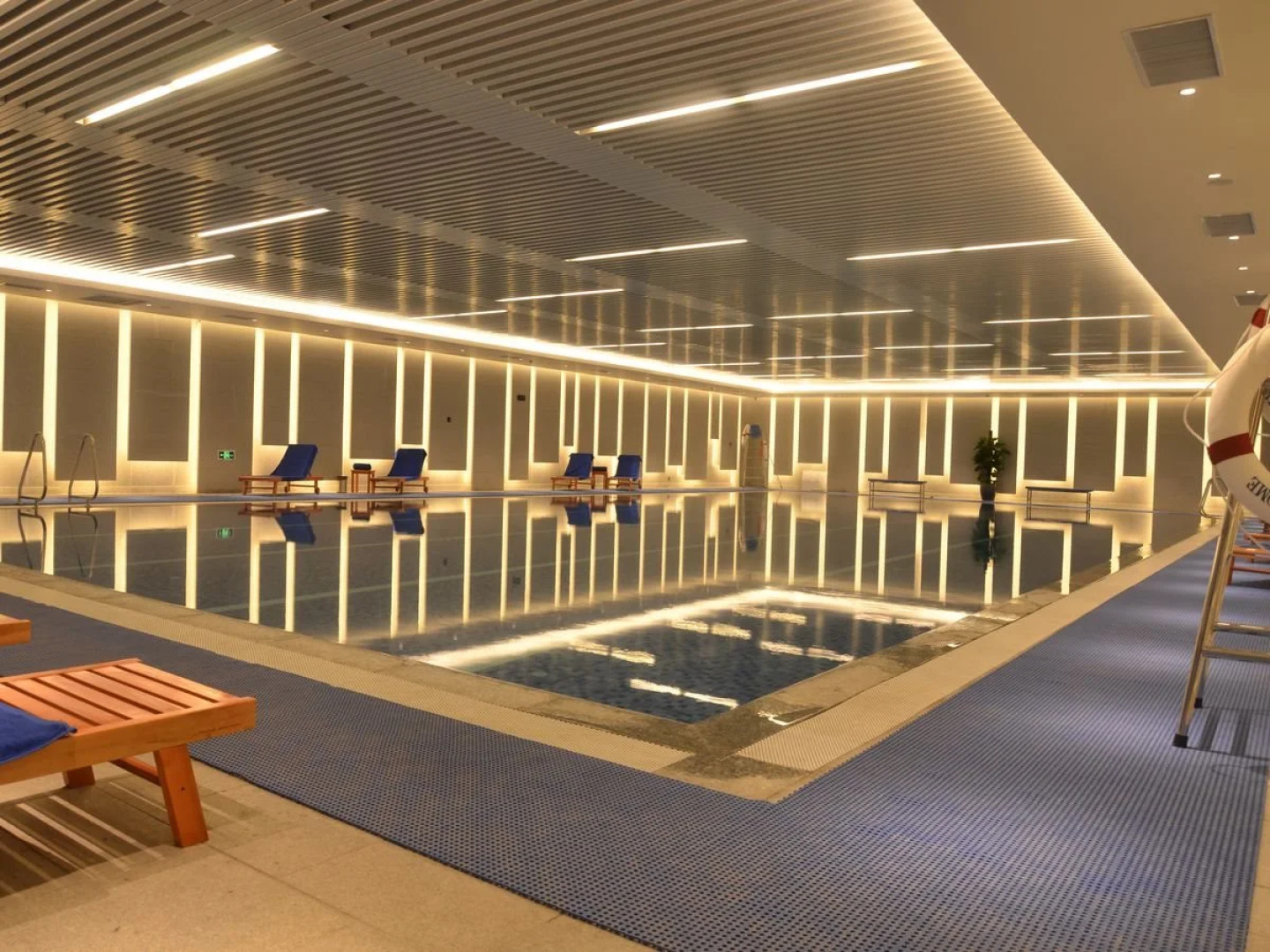 Kaihua International Hotel