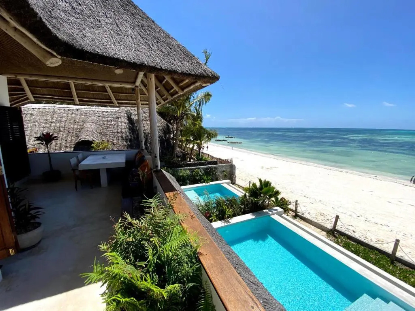 Joya' Beach Suites & Villa