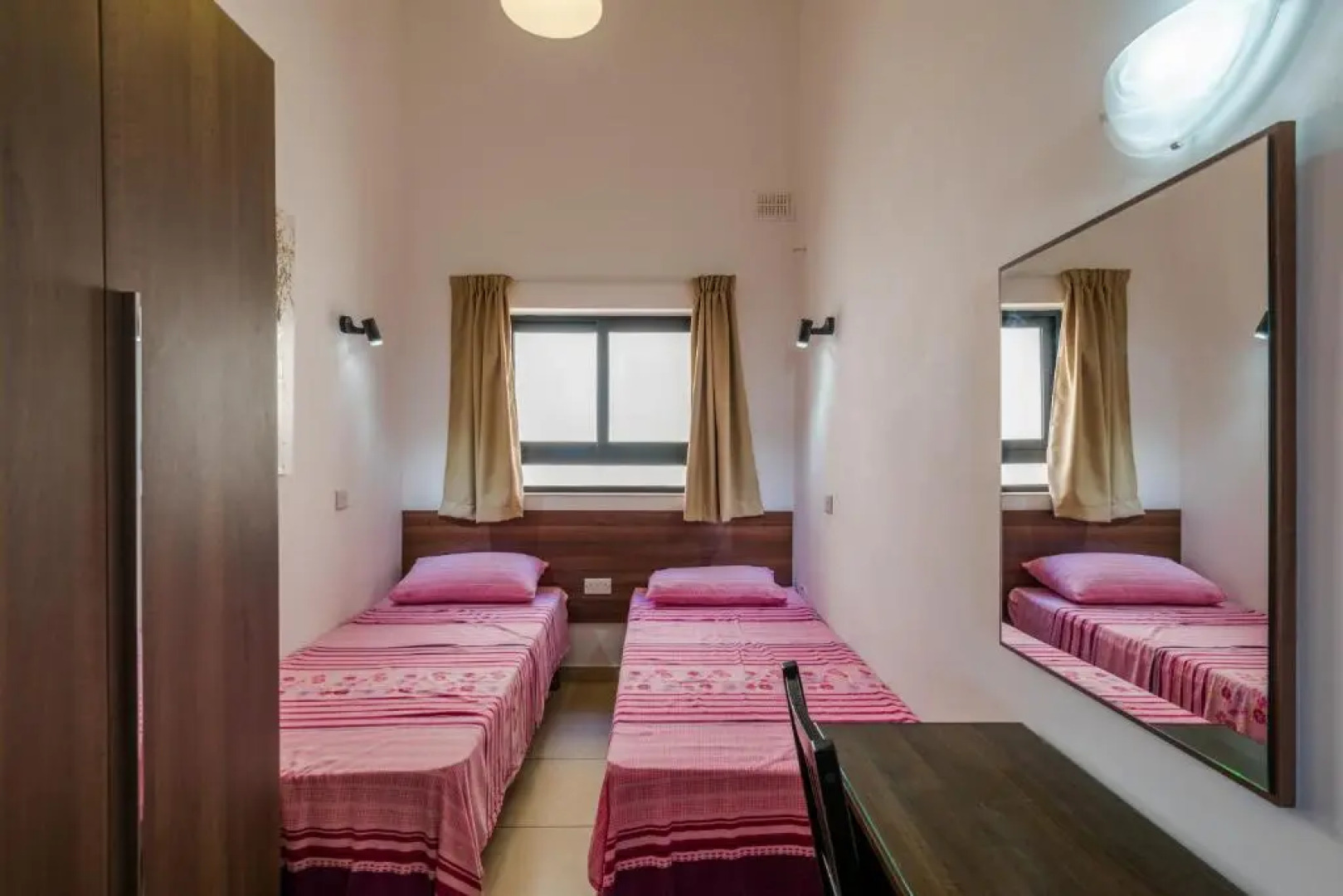 Blue Harbour 2 bedroom Seafront Apartment with stunning seaviews - by Getawaysmalta