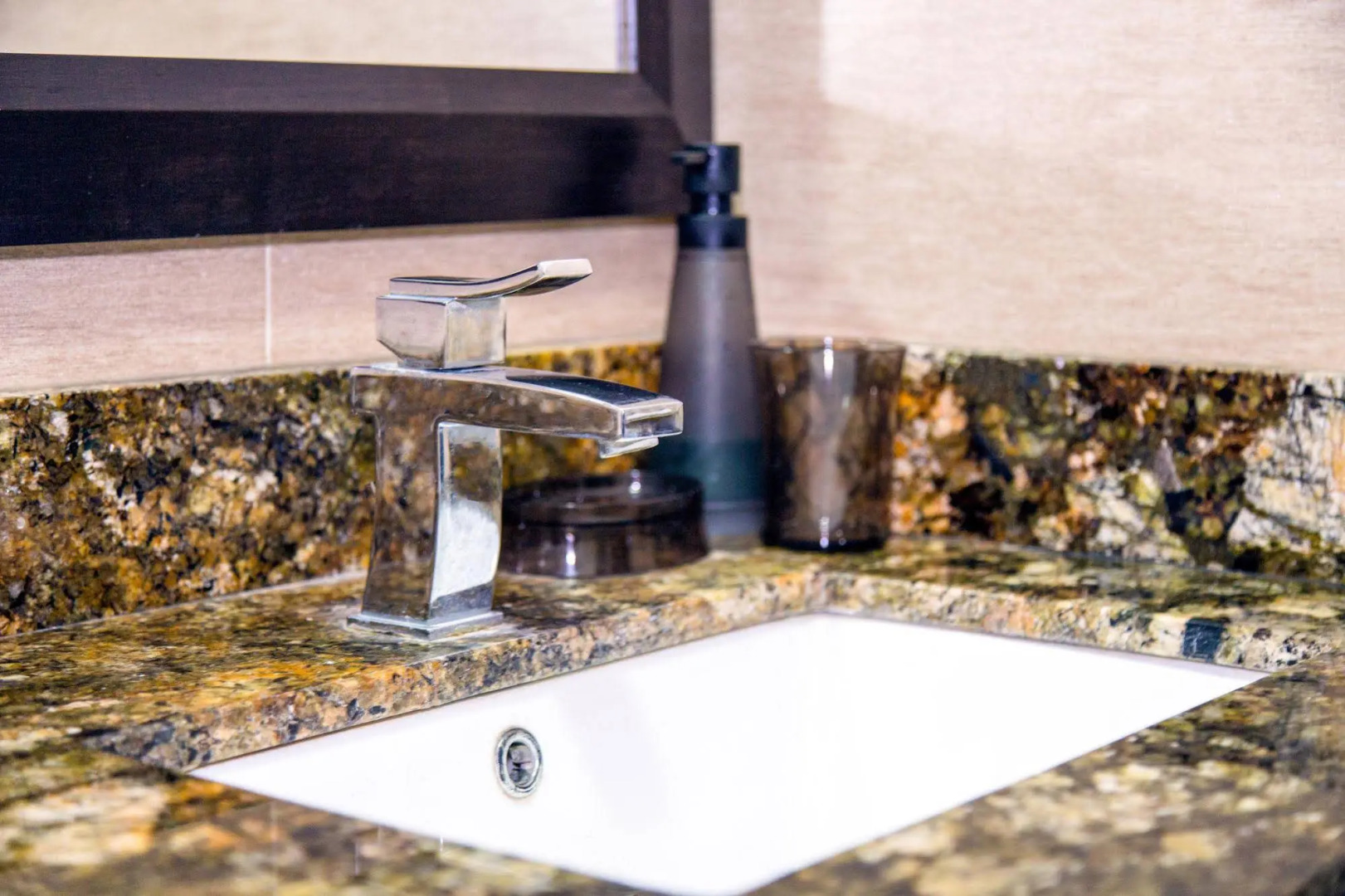 New Kingston Apartment at The Palms