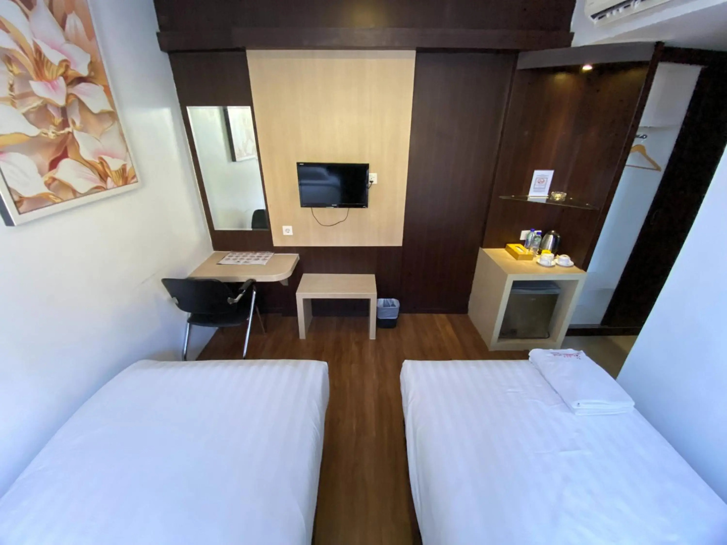 RedDoorz Premium near Grand Batam Mall