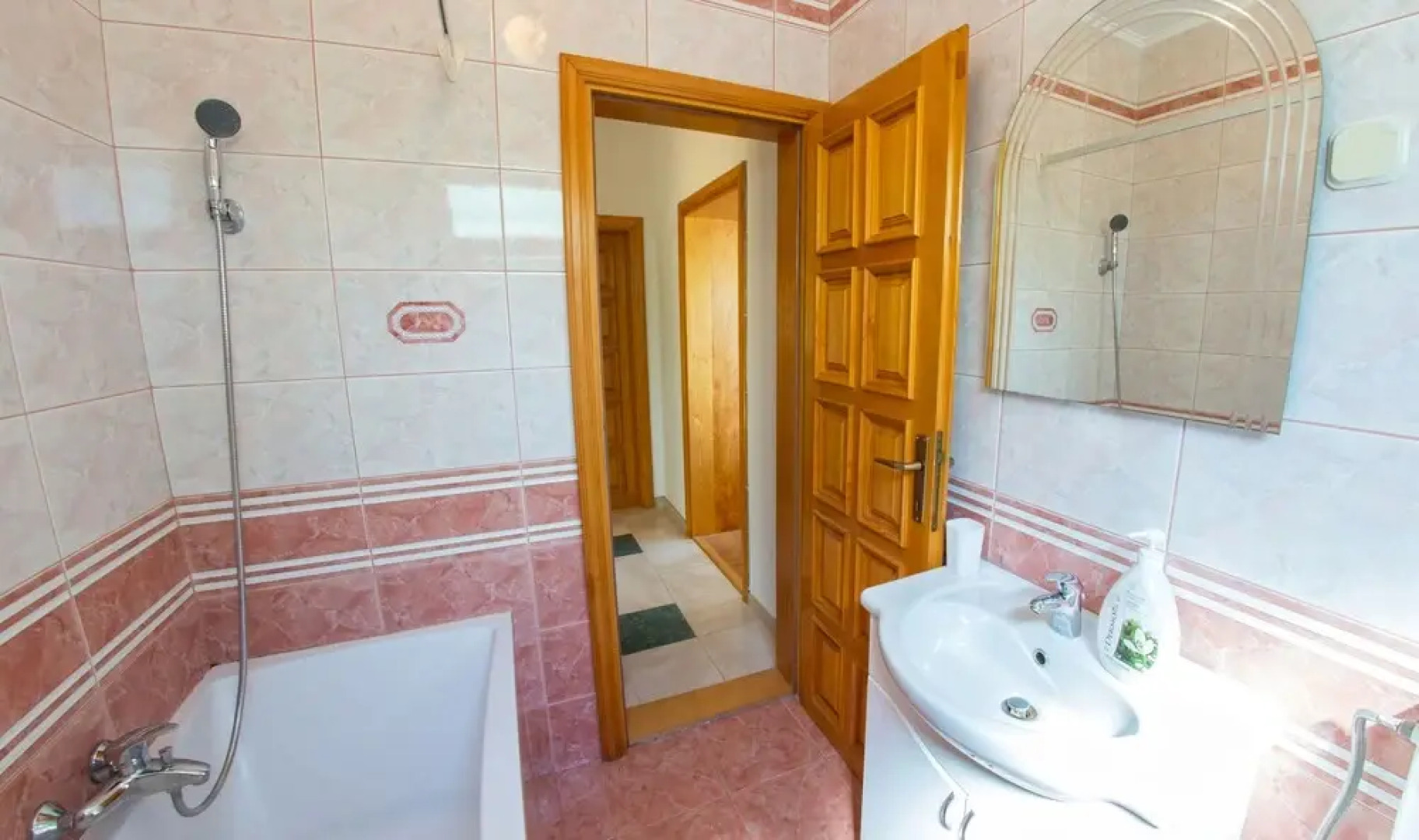 Frida Luxury Beachfront Villa