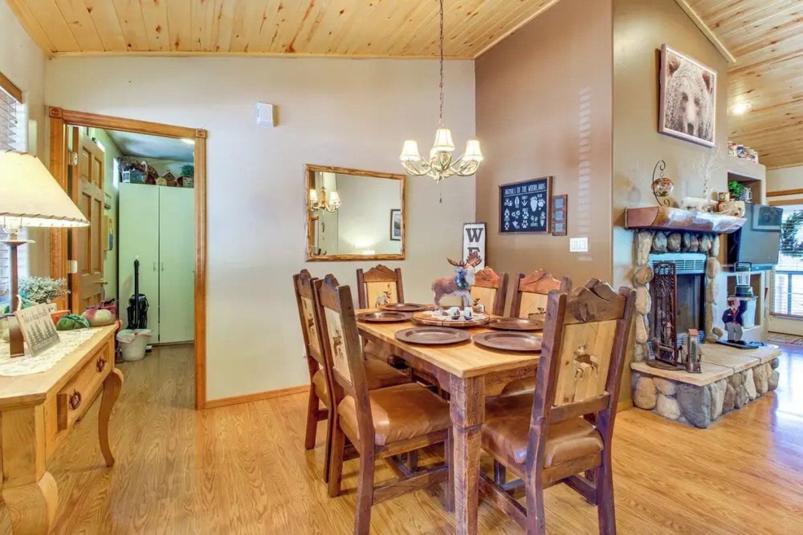 Near Hiking Trails: Heber-overgaard Haven w/ Deck!