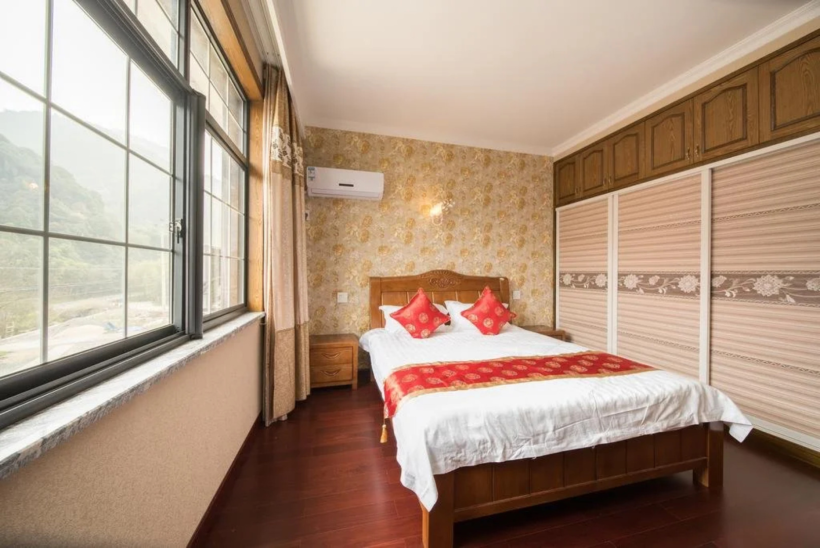 Mogansgan Yuanlai Shanjun Inn