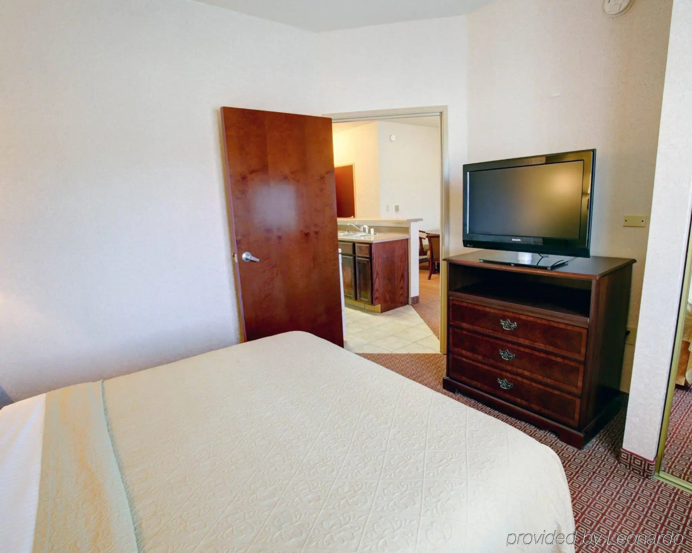 Quality Inn & Suites, Near University