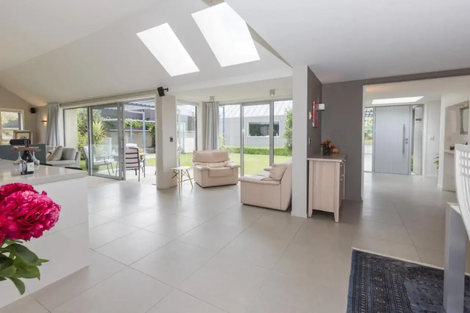 The Lakehouse - Cromwell Holiday Home