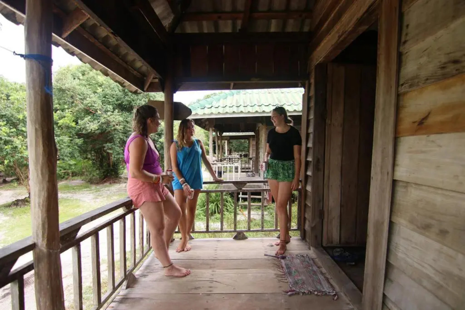 Mad Monkey Koh Rong Samloem