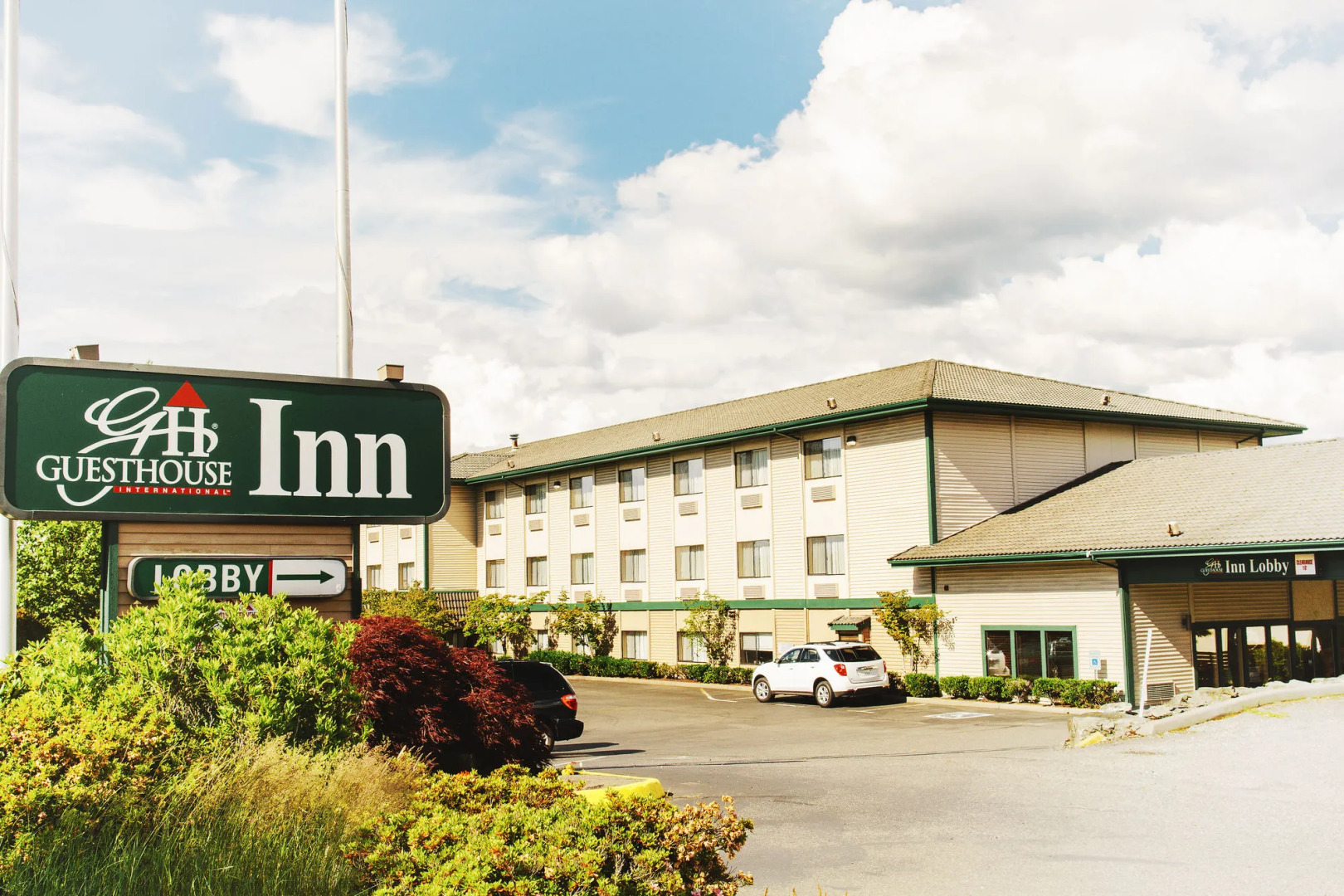 Lavissh Inn & Suites