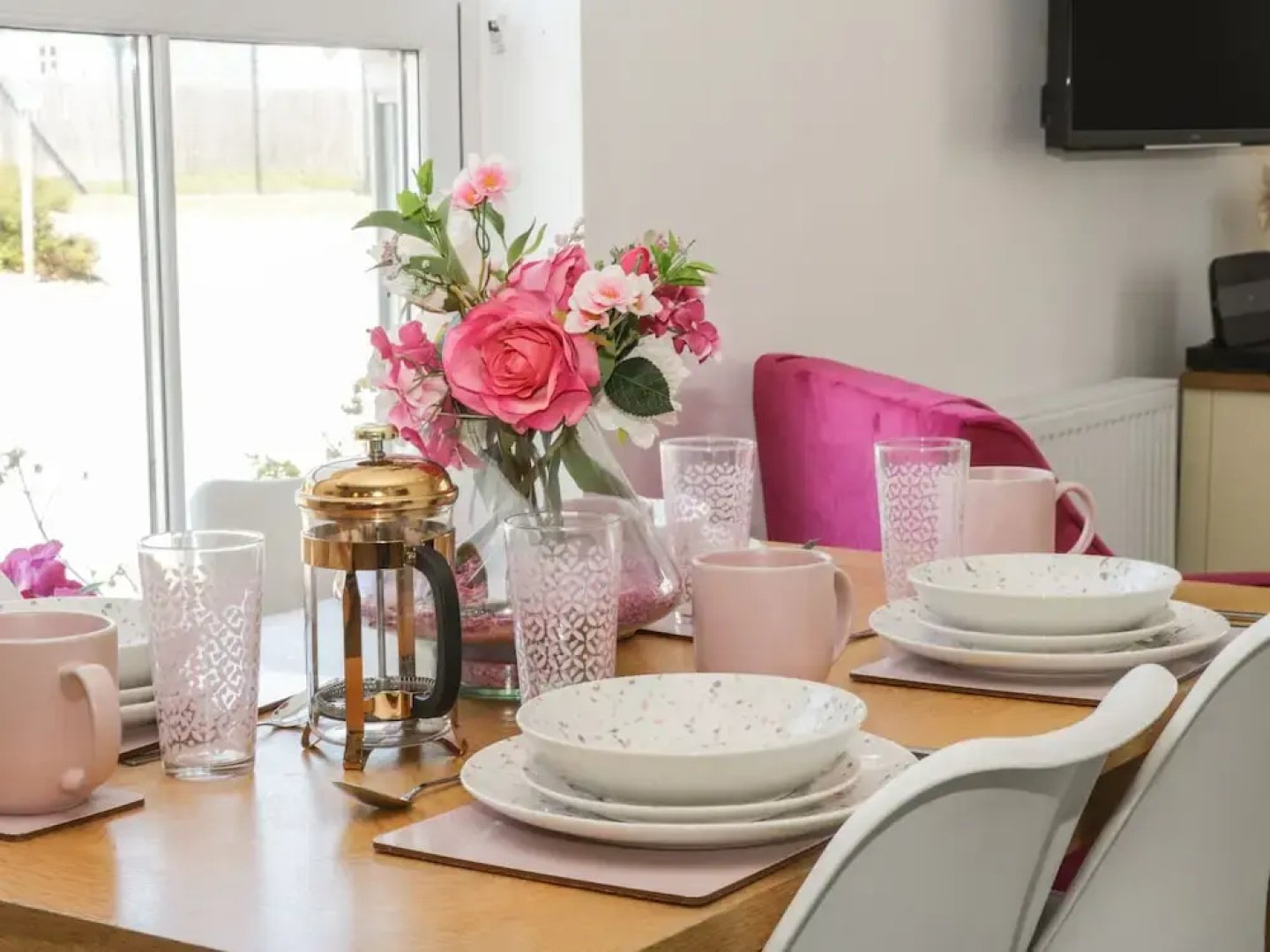 White Rose Apartment