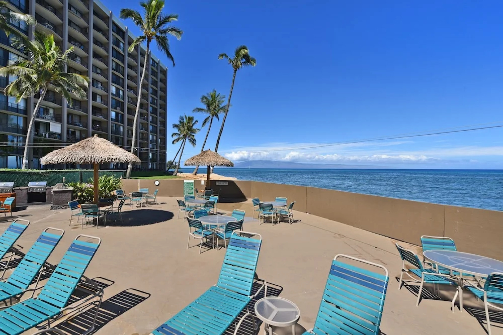 Royal Kahana #911 2 Bedroom Condo by RedAwning