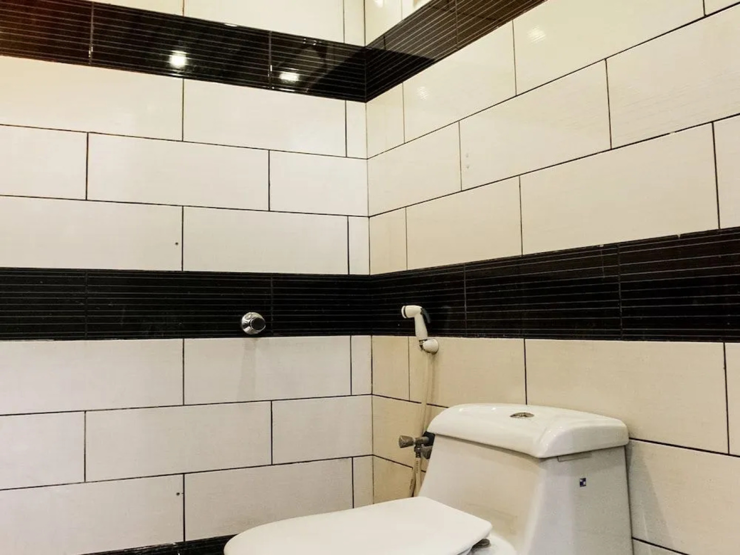 OYO 488 Nomas Plaza Of Housing Units