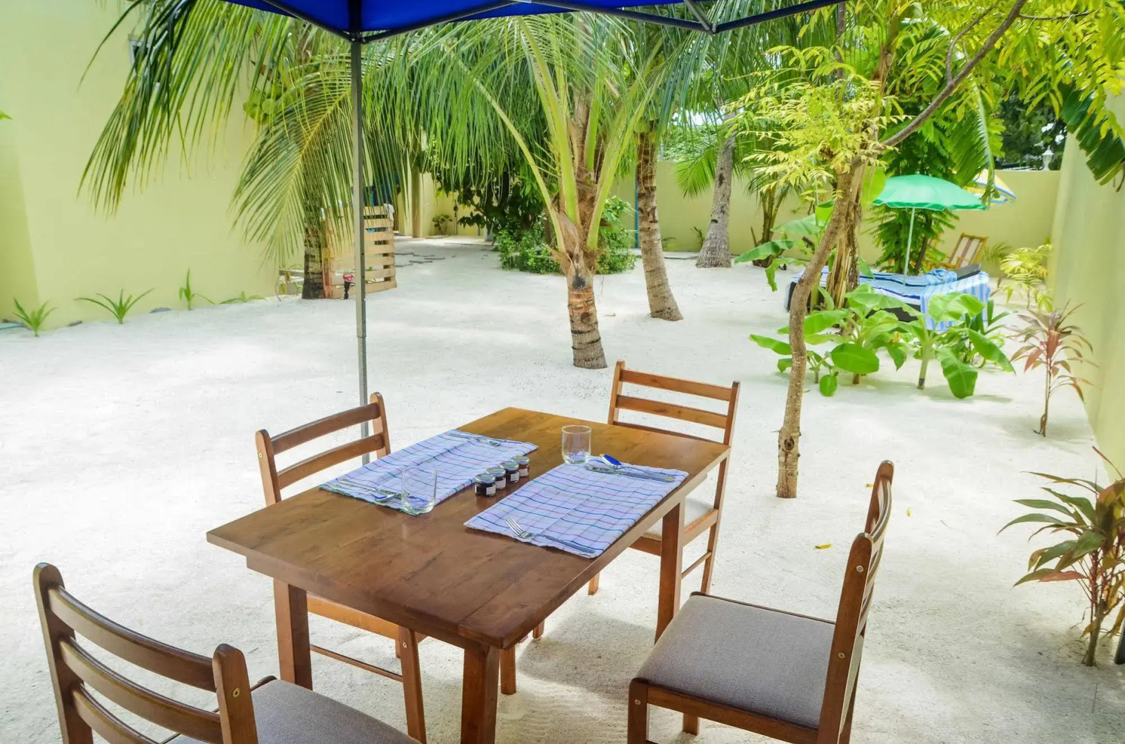 Whale Shark Inn Maldives