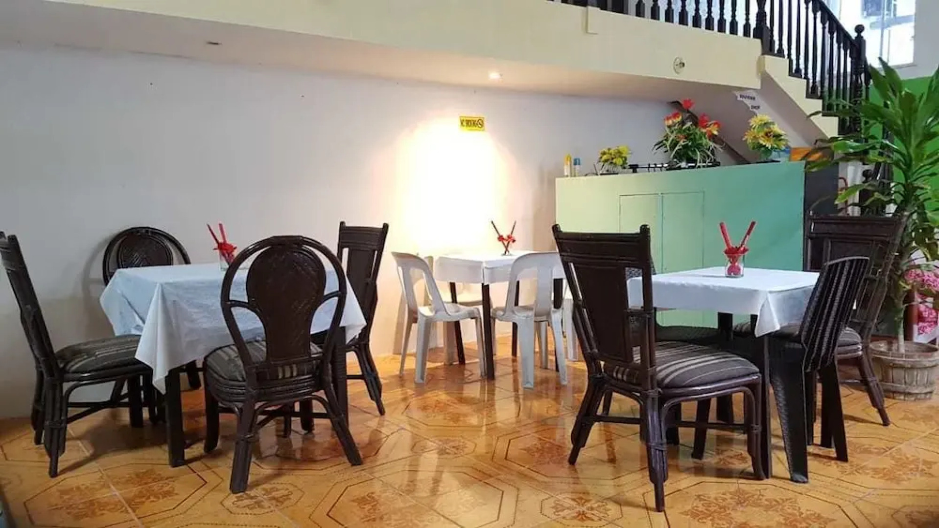 Balai Flordeliza Guest House & Garden Cafe